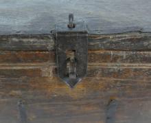 VERY EARLY WOOD BOX