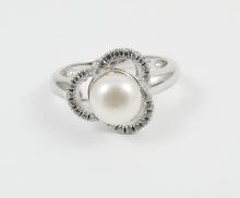 PEARL FASHION RING