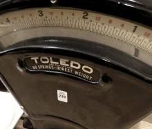 ENAMEL CAST IRON TOLEDO SCALE