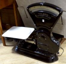 ENAMEL CAST IRON TOLEDO SCALE