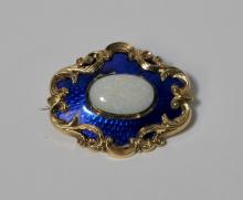 ANTIQUE BROOCH