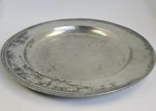 17TH CENTURY PEWTER CHARGER