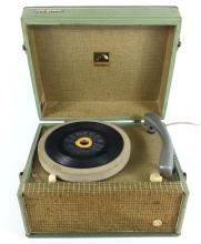 RCA VICTOR PORTABLE TURNTABLE