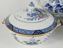 SMALL TUREEN & PAIR SUCRIERS