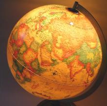 ILLUMINATED TERRESTRIAL GLOBE