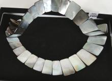 ROZ KWAN NECKLACE