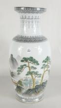 LARGE CHINESE VASE