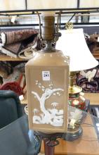 PAT-SUR-PAT TABLE LAMP