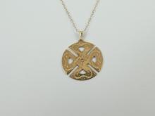 GOLD PENDANT ON CHAIN