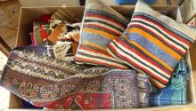 RUGS, BLANKETS AND PILLOWS