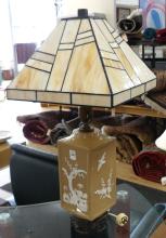 PAT-SUR-PAT TABLE LAMP