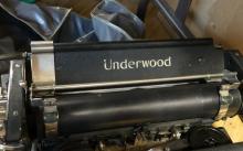 ANTIQUE UNDERWOOD TYPEWRITER