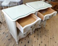 PAIR OF HESPELER NIGHTSTANDS