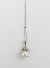 PEARL PENDANT NECKLACE