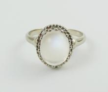 LADIES' RING