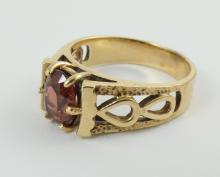 LADIES' RING