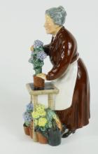 ROYAL DOULTON "FLORA"