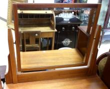 MAHOGANY VANITY DRESSER