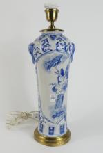 ASIAN PORCELAIN TABLE LAMP
