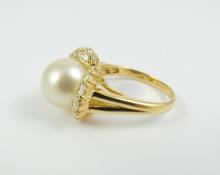 IMPRESSIVE PEARL COCKTAIL RING