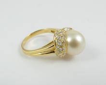 IMPRESSIVE PEARL COCKTAIL RING