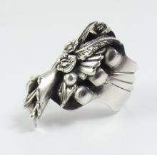 HANDCRAFTED SILVER RING