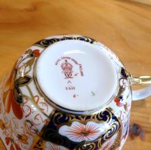 DERBY "IMARI 2451" CUPS AND SAUCERS