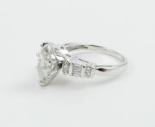 MARQUISE DIAMOND RING