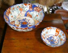 FOUR JAPANESE IMARI PORCELAIN BOWLS