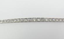 VALUABLE DIAMOND BRACELET