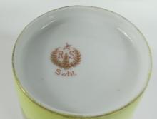 SET 8 DEMI-TASSE CUPS & SAUCERS