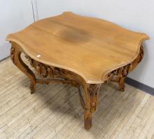 IMPRESSIVE VICTORIAN CENTRE TABLE