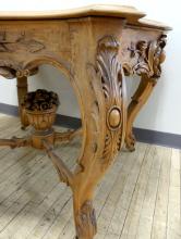 IMPRESSIVE VICTORIAN CENTRE TABLE