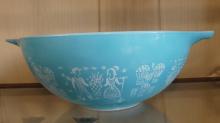 BOWLS AND CANDLEHOLDERS
