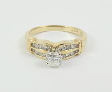 LADIES' DIAMOND RING