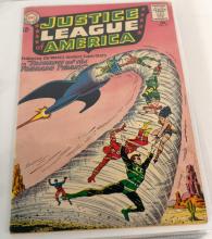 BINDER OF JUSTICE LEAGUE COMIC BOOKS