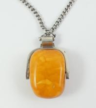 IMPRESSIVE AMBER PENDANT