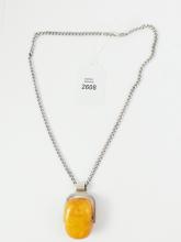 IMPRESSIVE AMBER PENDANT