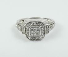 LADIES' DIAMOND RING