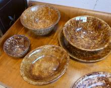 EIGHT BENNINGTON POTTERY BOWLS