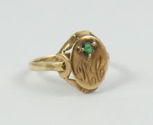 ANTIQUE SIGNET RING