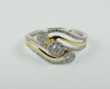 LADIES' DIAMOND RING