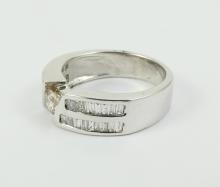 LADIES' VALUABLE DIAMOND RING