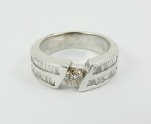 LADIES' VALUABLE DIAMOND RING