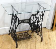 SINGER SEWING TABLE