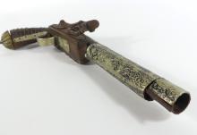 DECORATIVE GUN