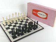 INTERNATIONAL CHESS SET