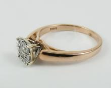 LADIES' DIAMOND RING