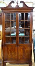 VINTAGE MAHOGANY CORNER CABINET