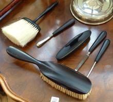 SHAVING MIRRORS AND GROOMING ITEMS